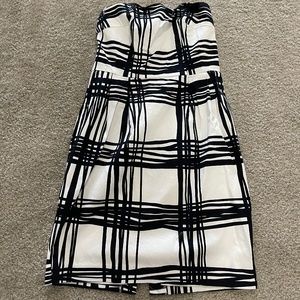 Strapless Black and White Express Dress